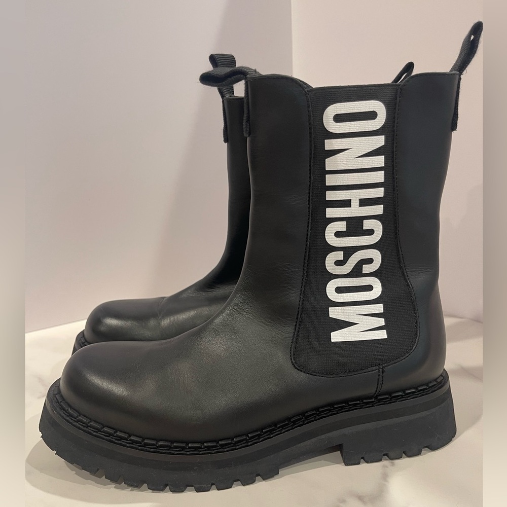 Moschino Signature Leather Chelsea Boot